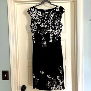CHAPS size LG Black and White Sleeveless Lined Dress